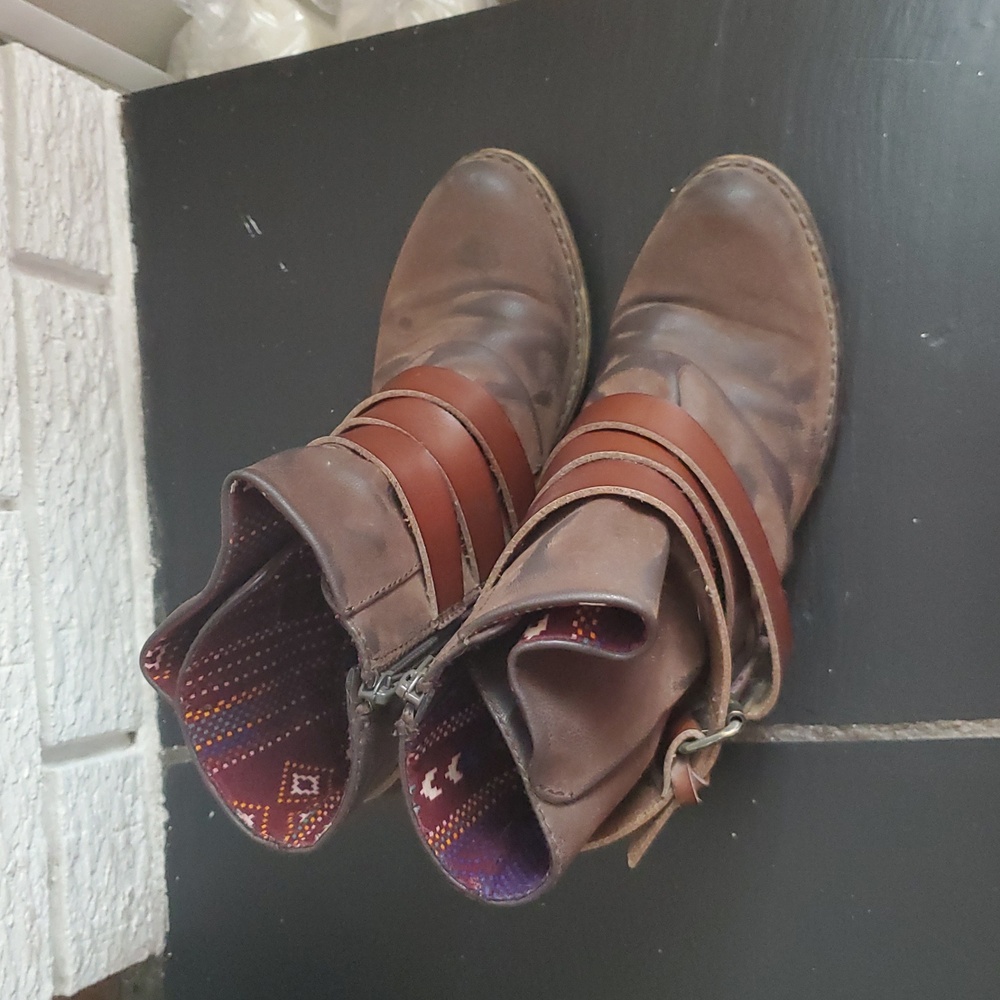 BLOWFISH ALIAS GRAY Leather BOOTIES ANKLE Strap Boho Festival BOOTS WOMENS US 6 - Picture 2 of 10